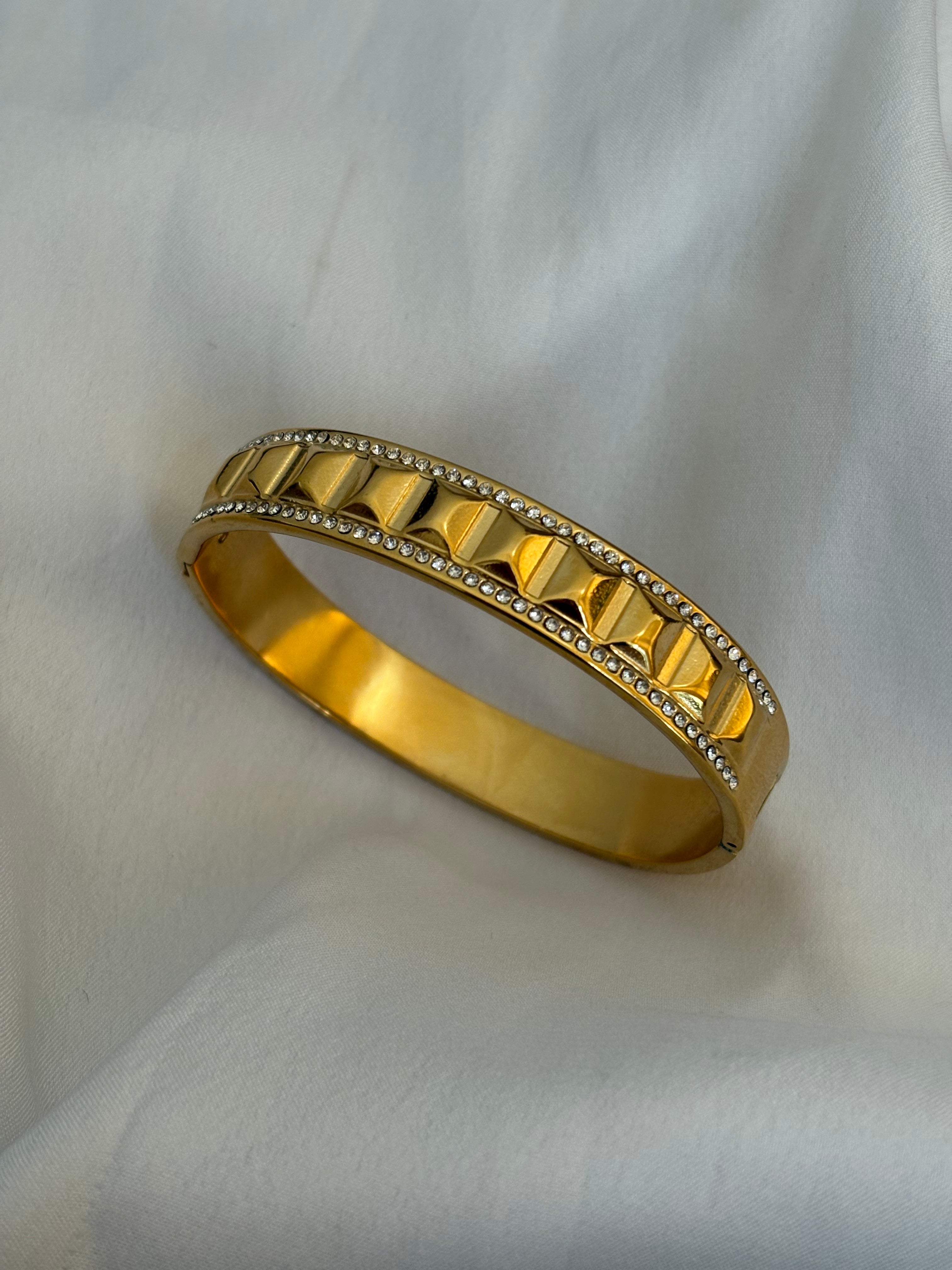 Shadow bracelet