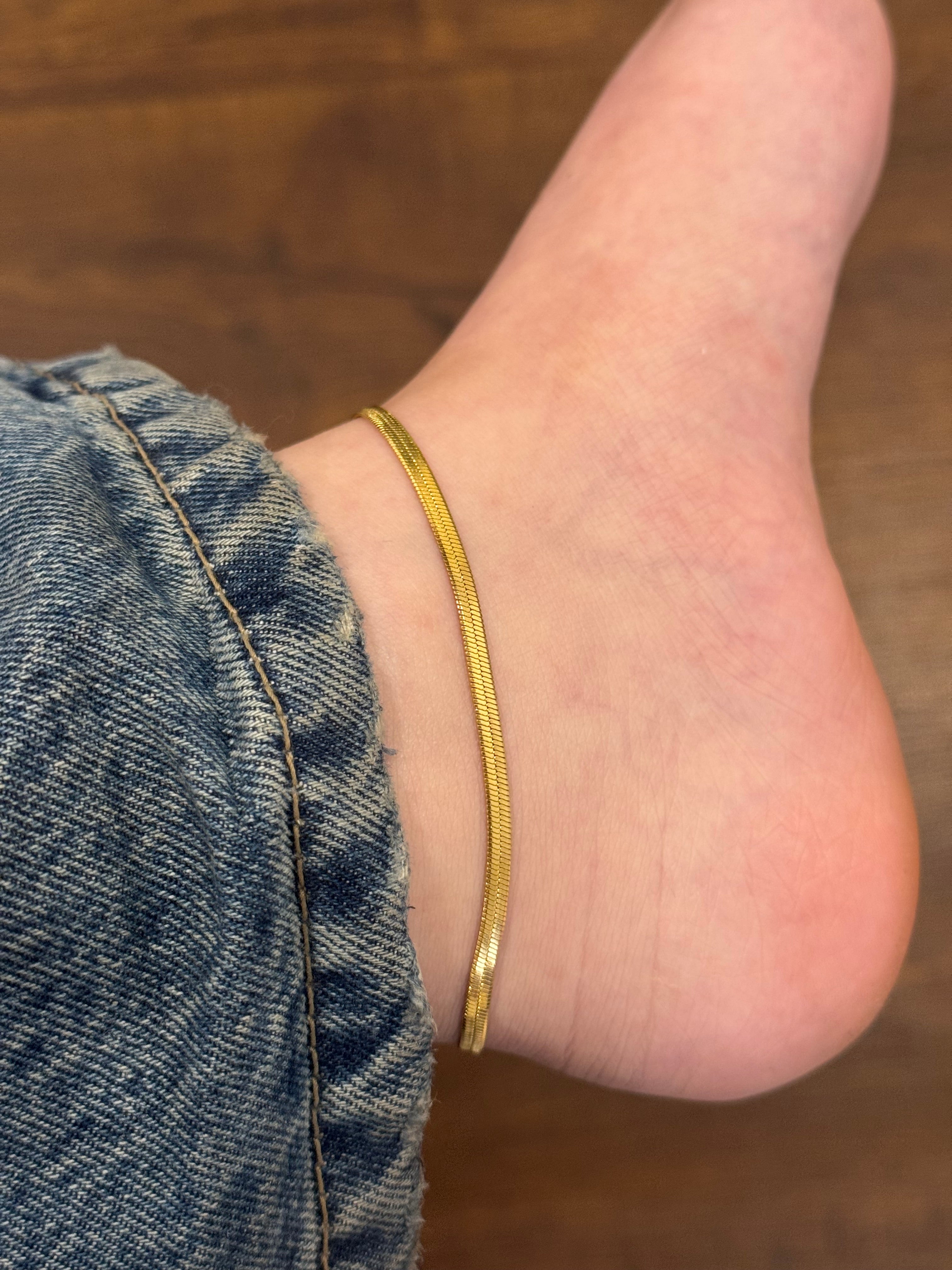 Snake anklet