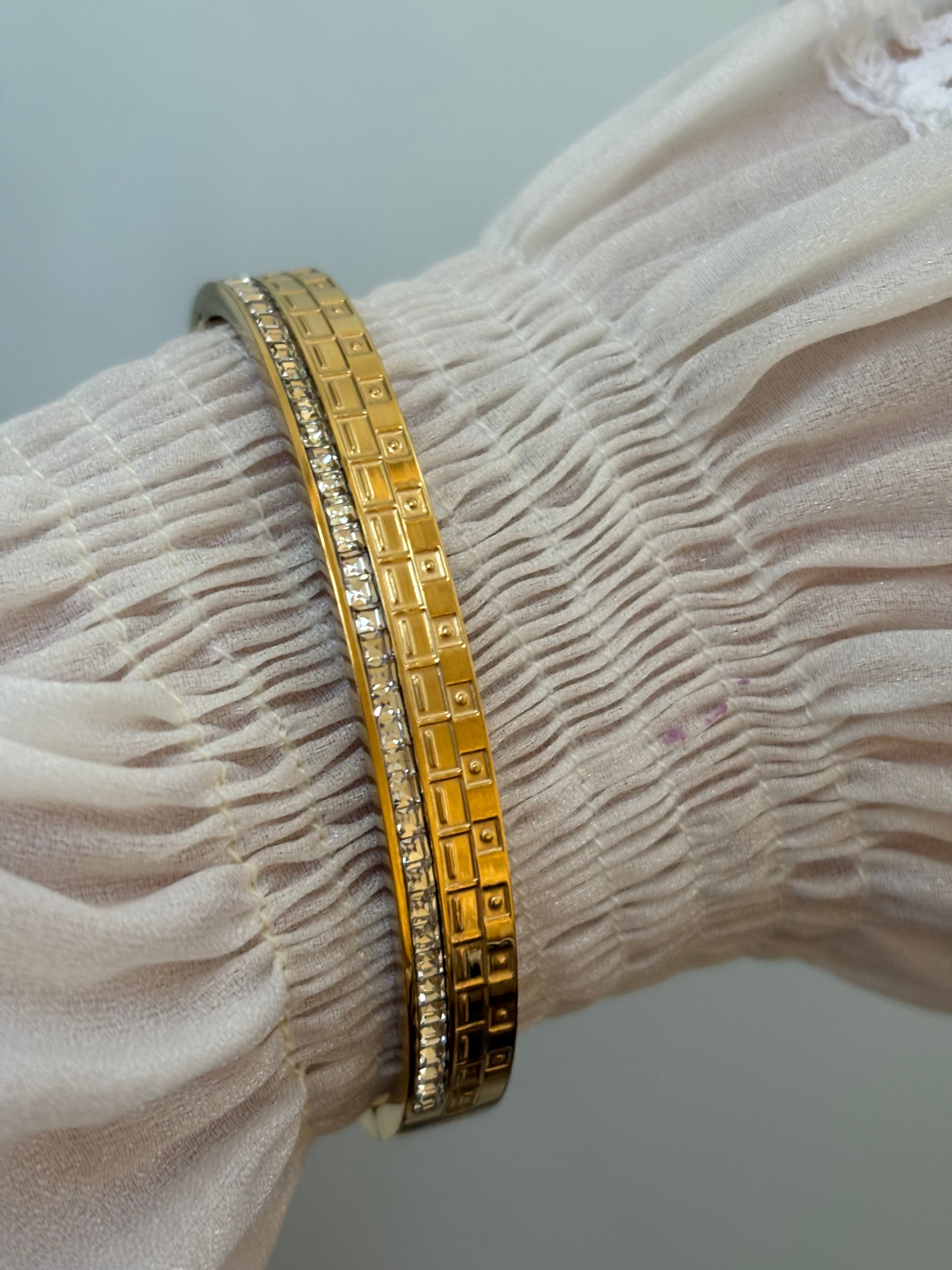 Stain bracelet