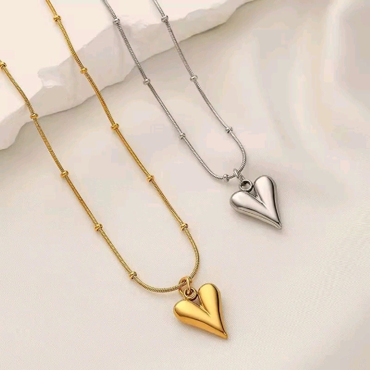 Amour necklace