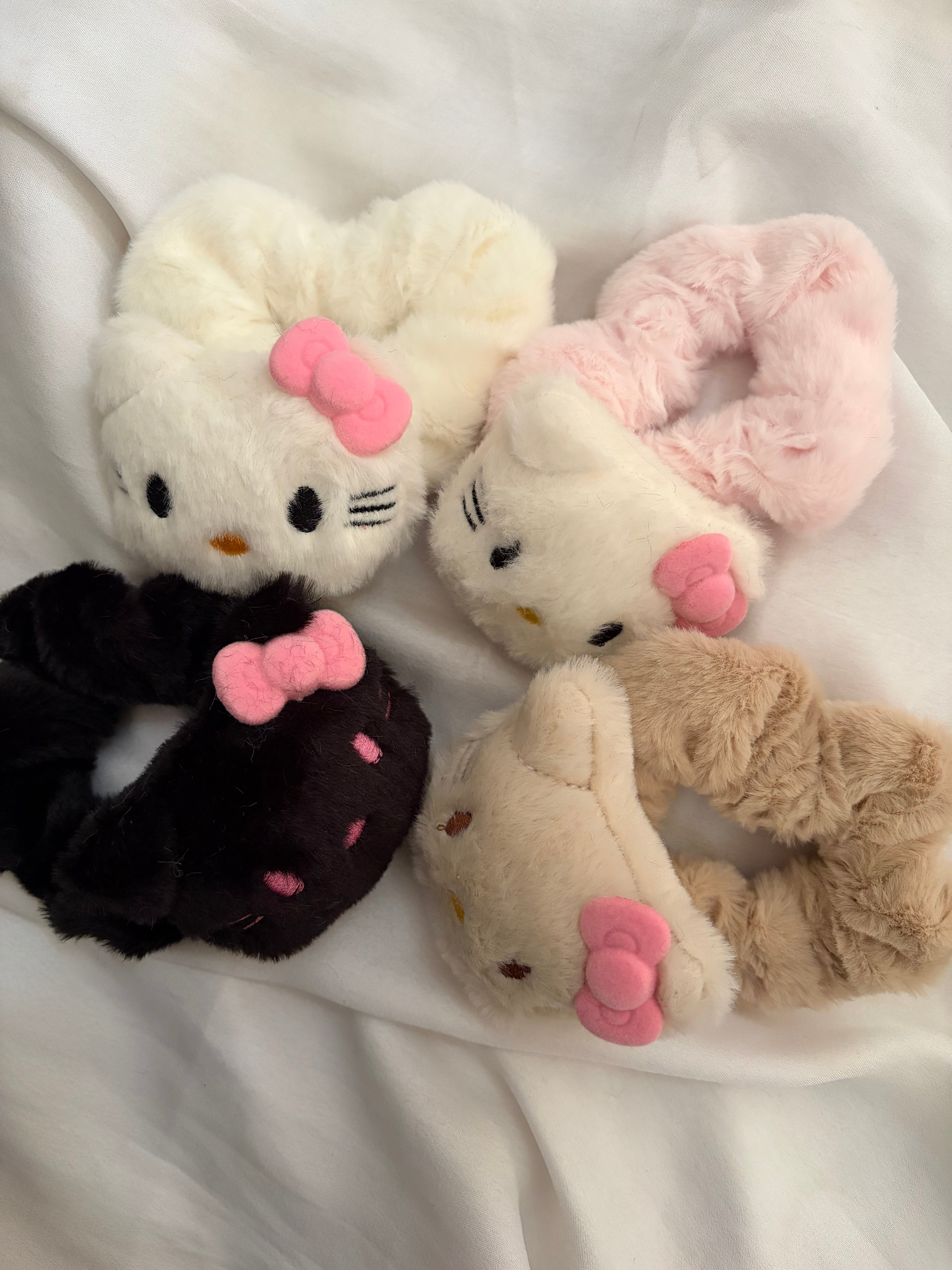 Hello Kitty scrunchie