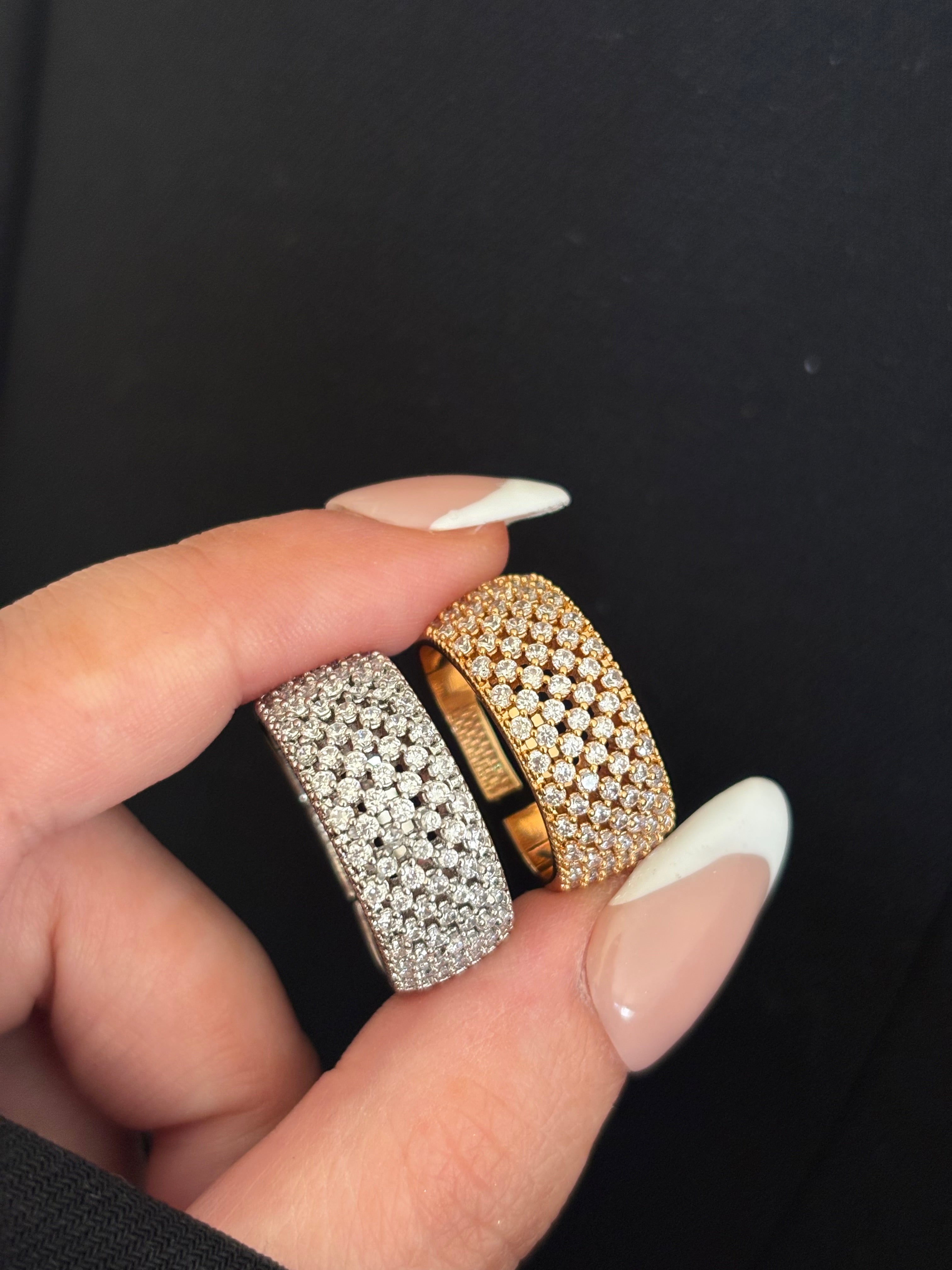 Amo luxe ring