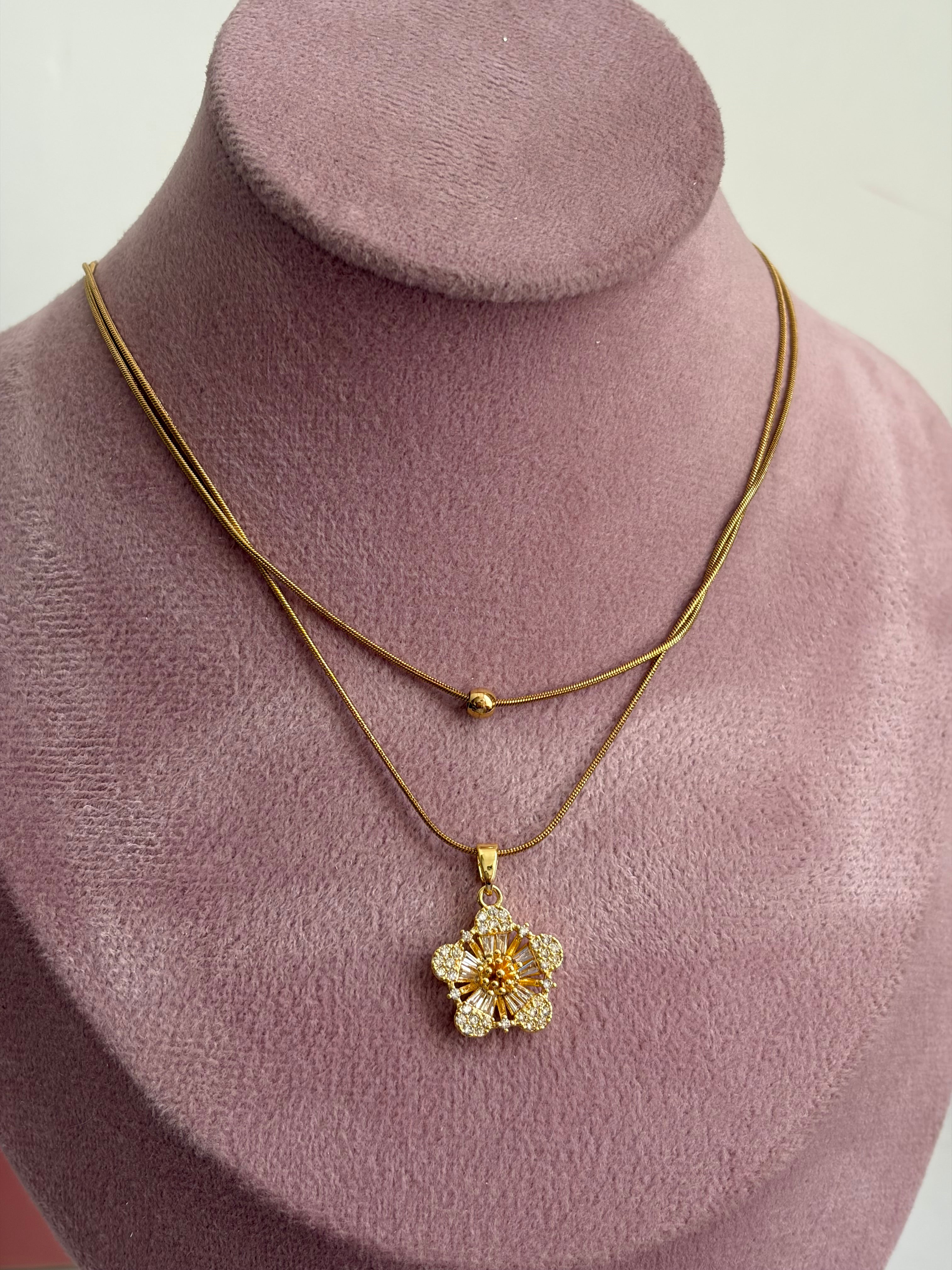 Froze layered necklace