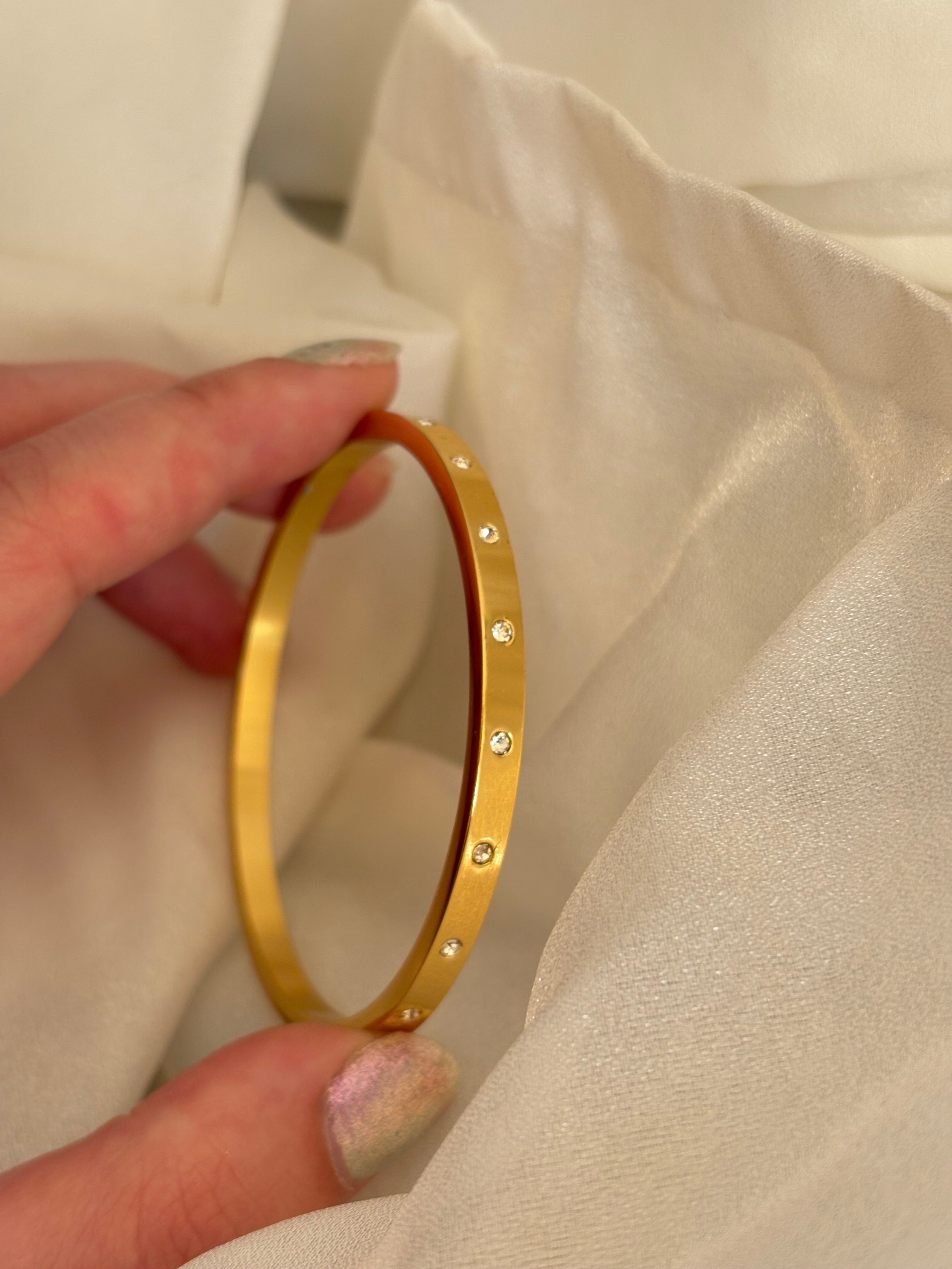 Hood bangle