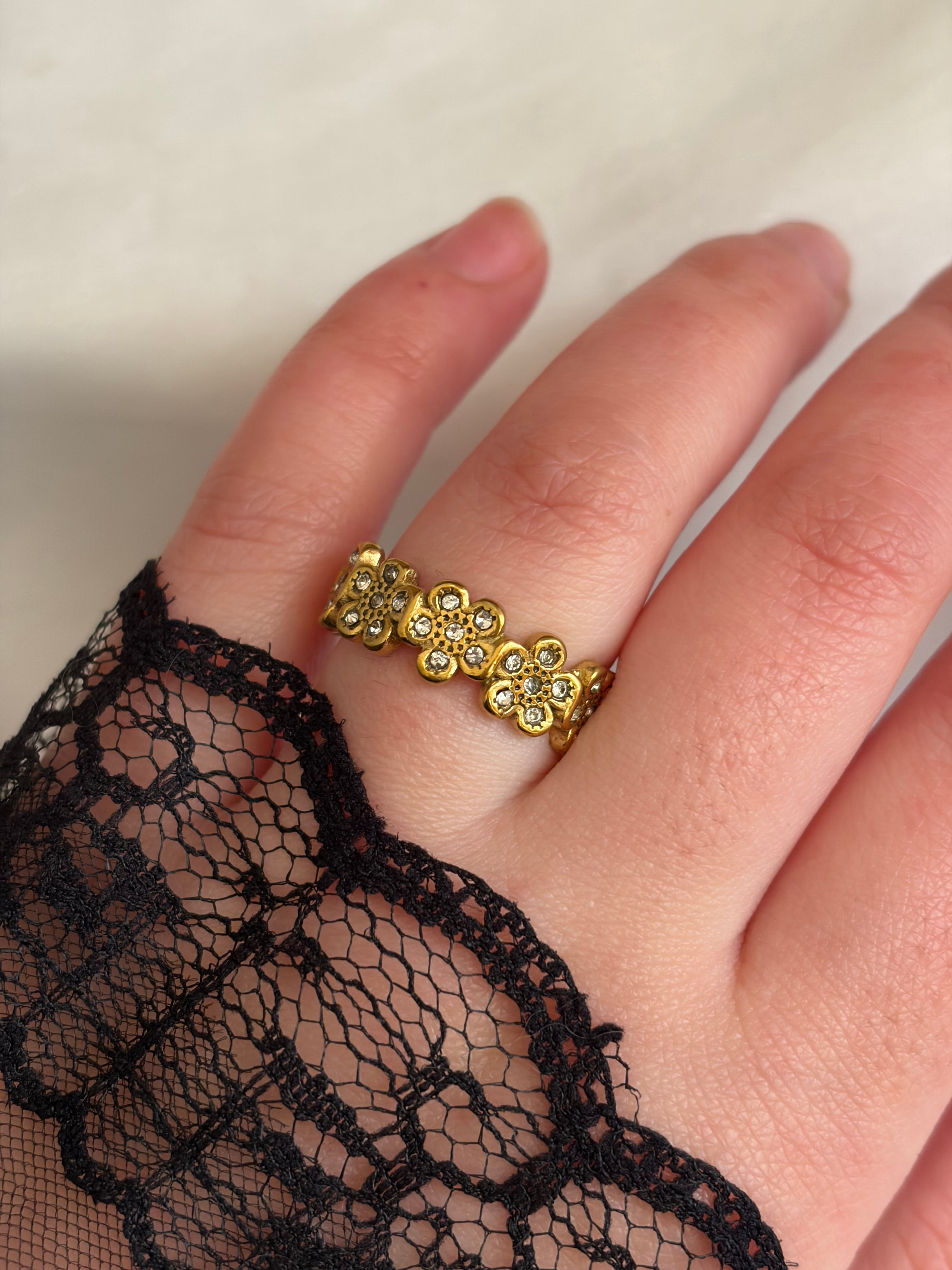 Mystic ring