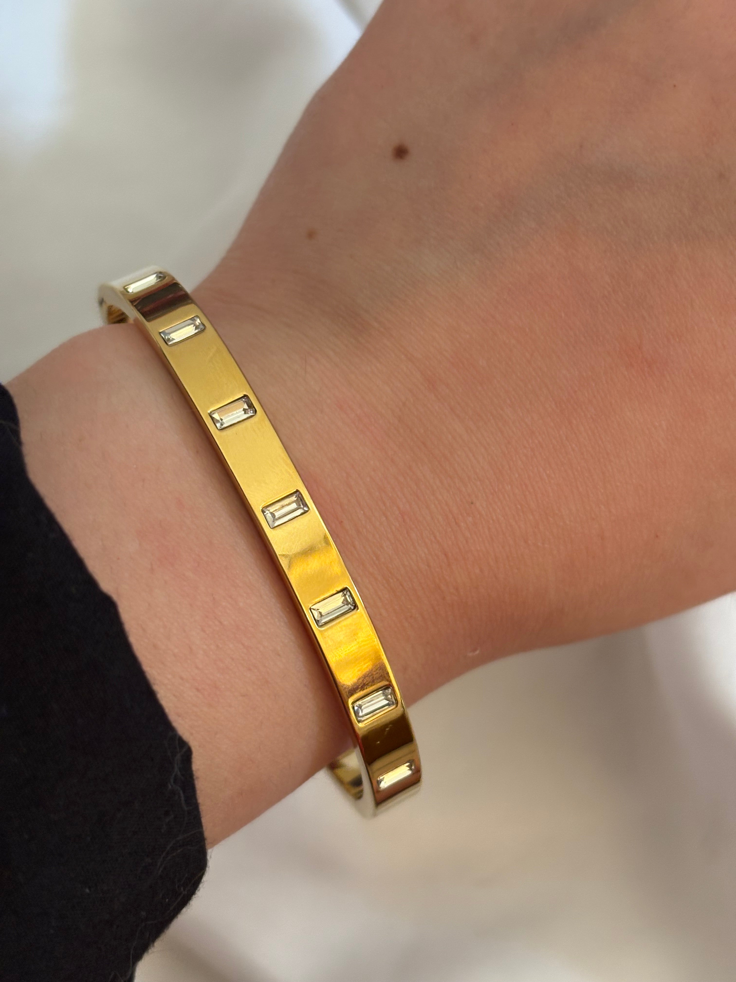 Auqab bracelet