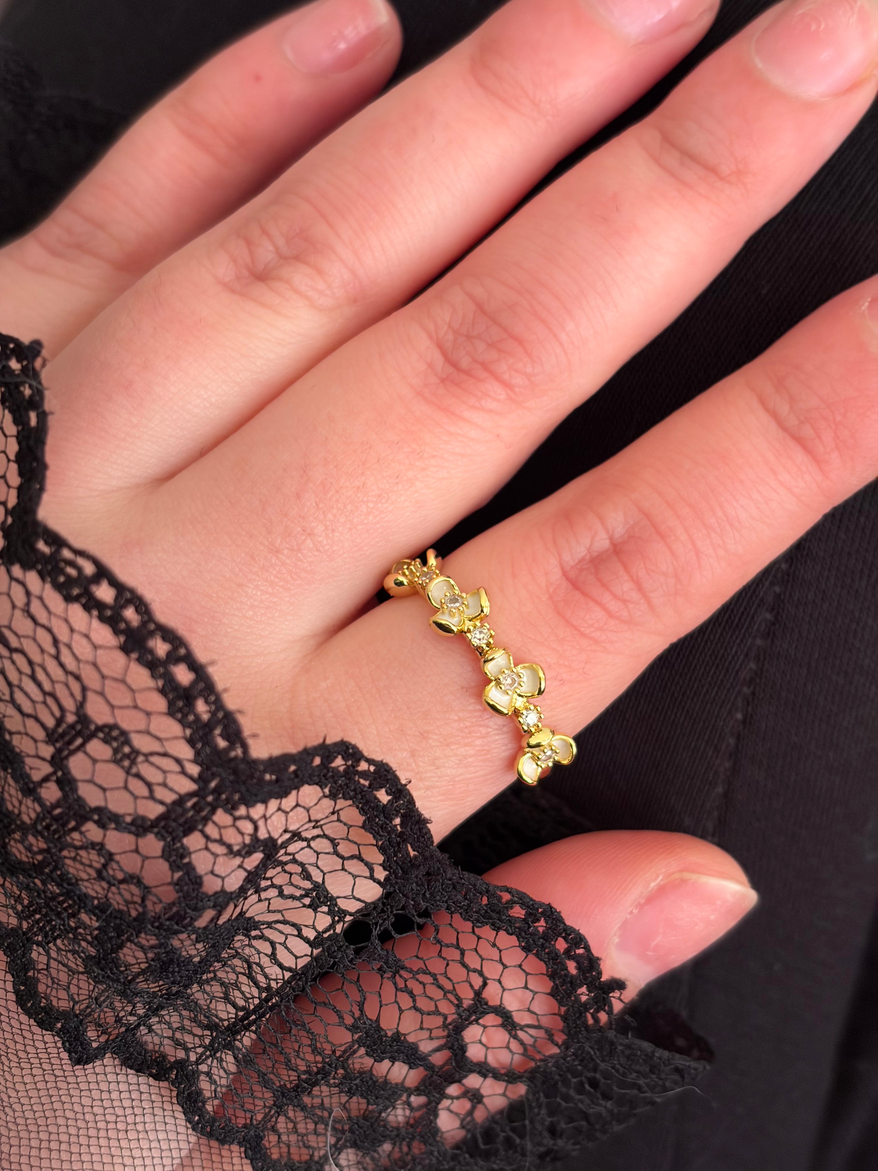 Flower ring