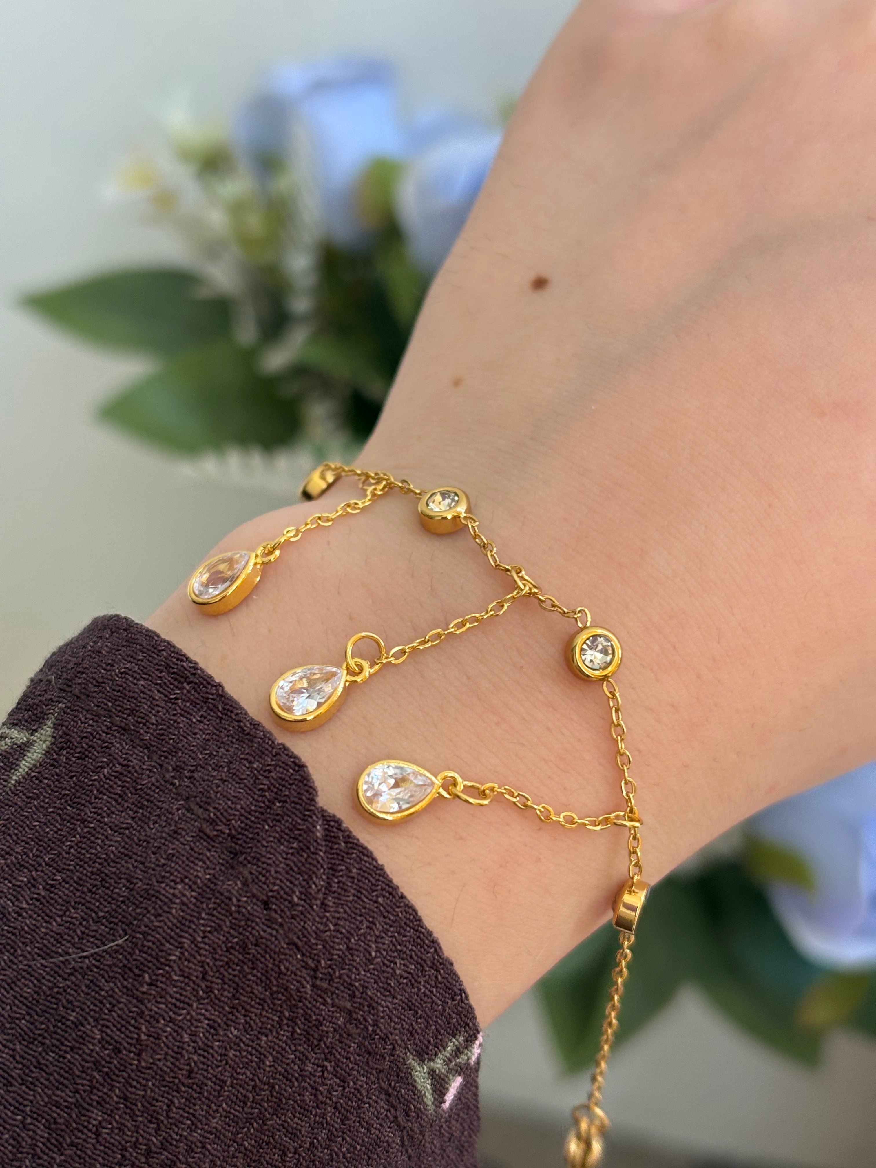Dangling bracelet