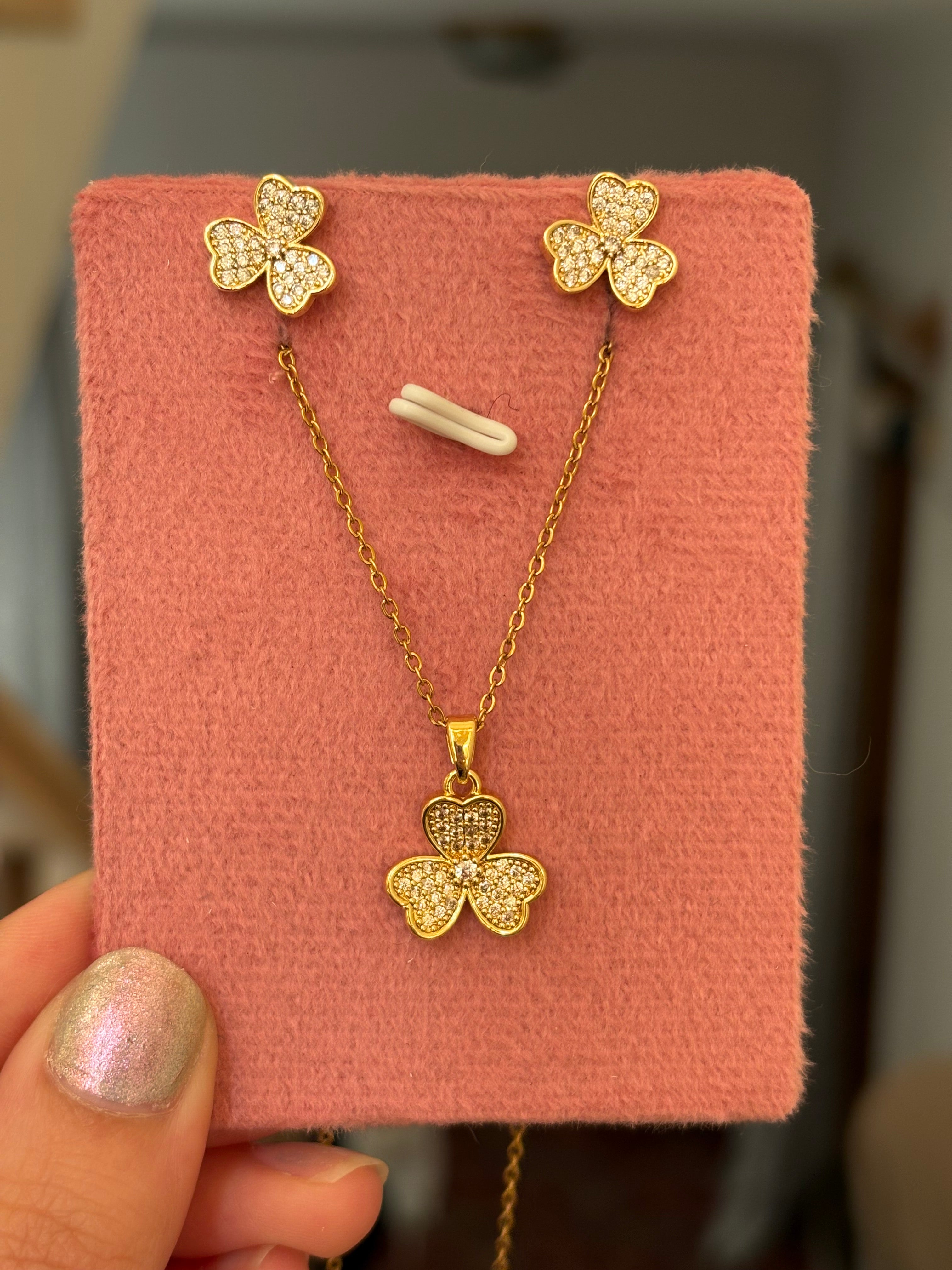 Clover set