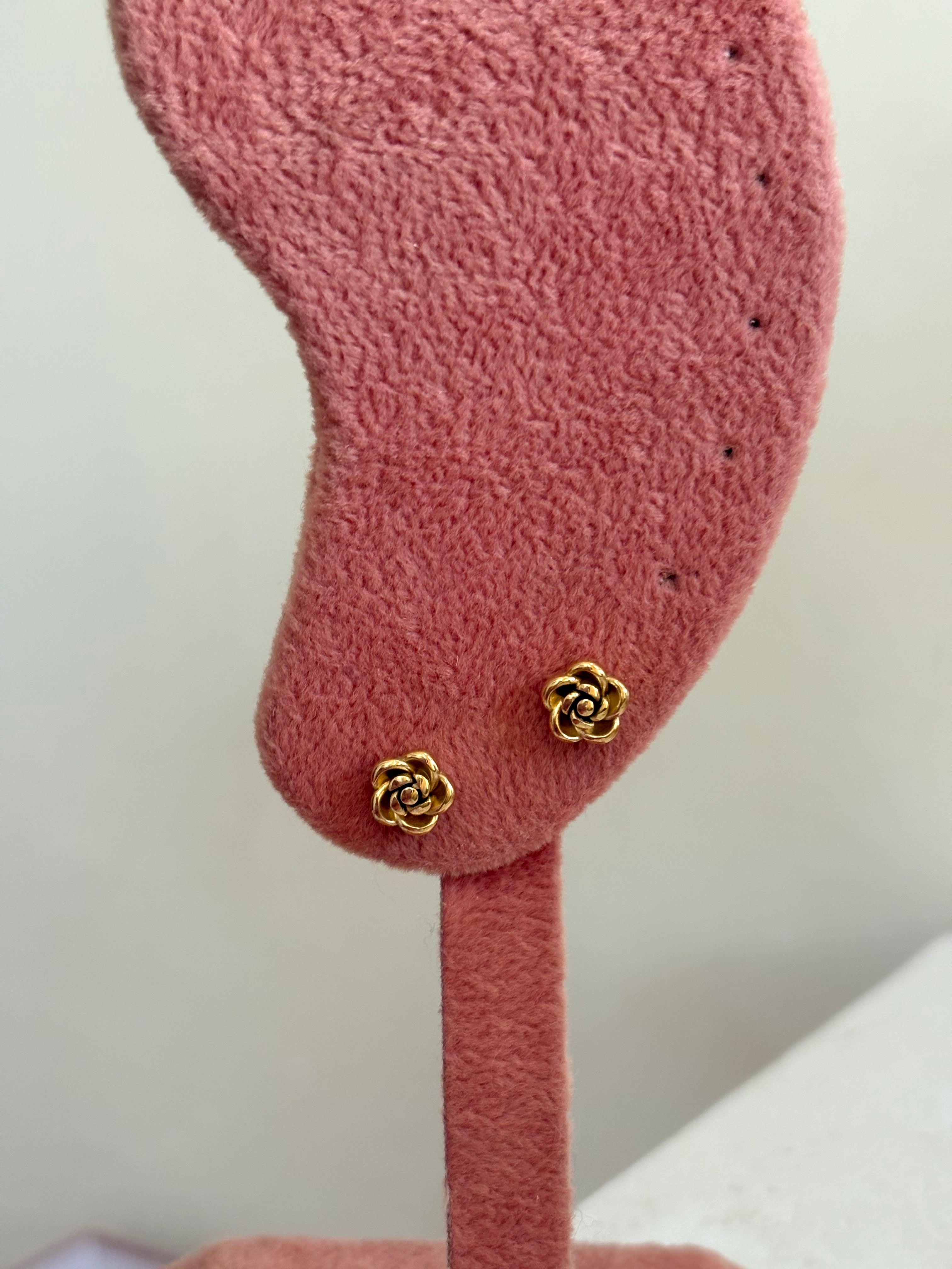 Rose stud