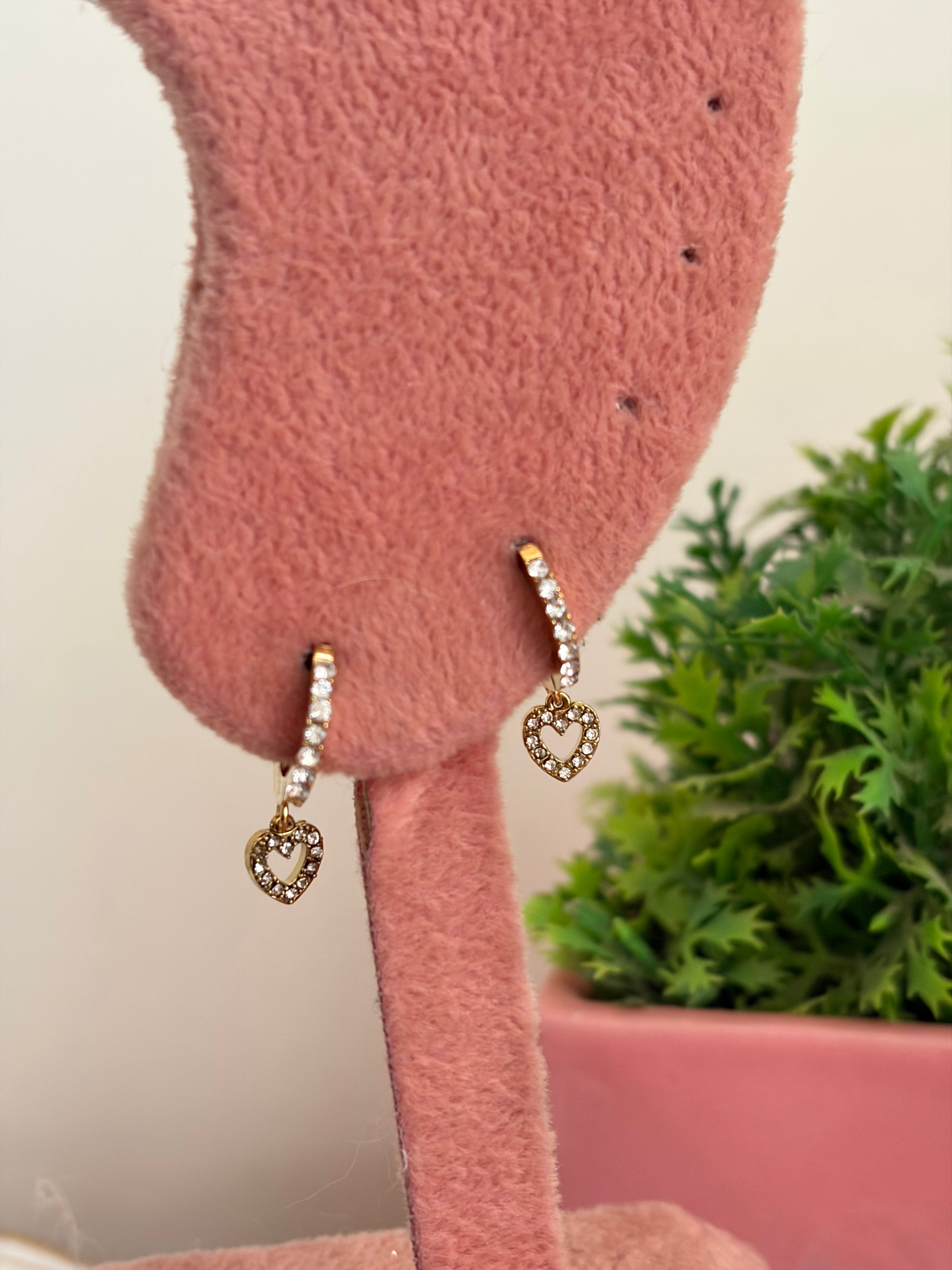 Hollow heart earring