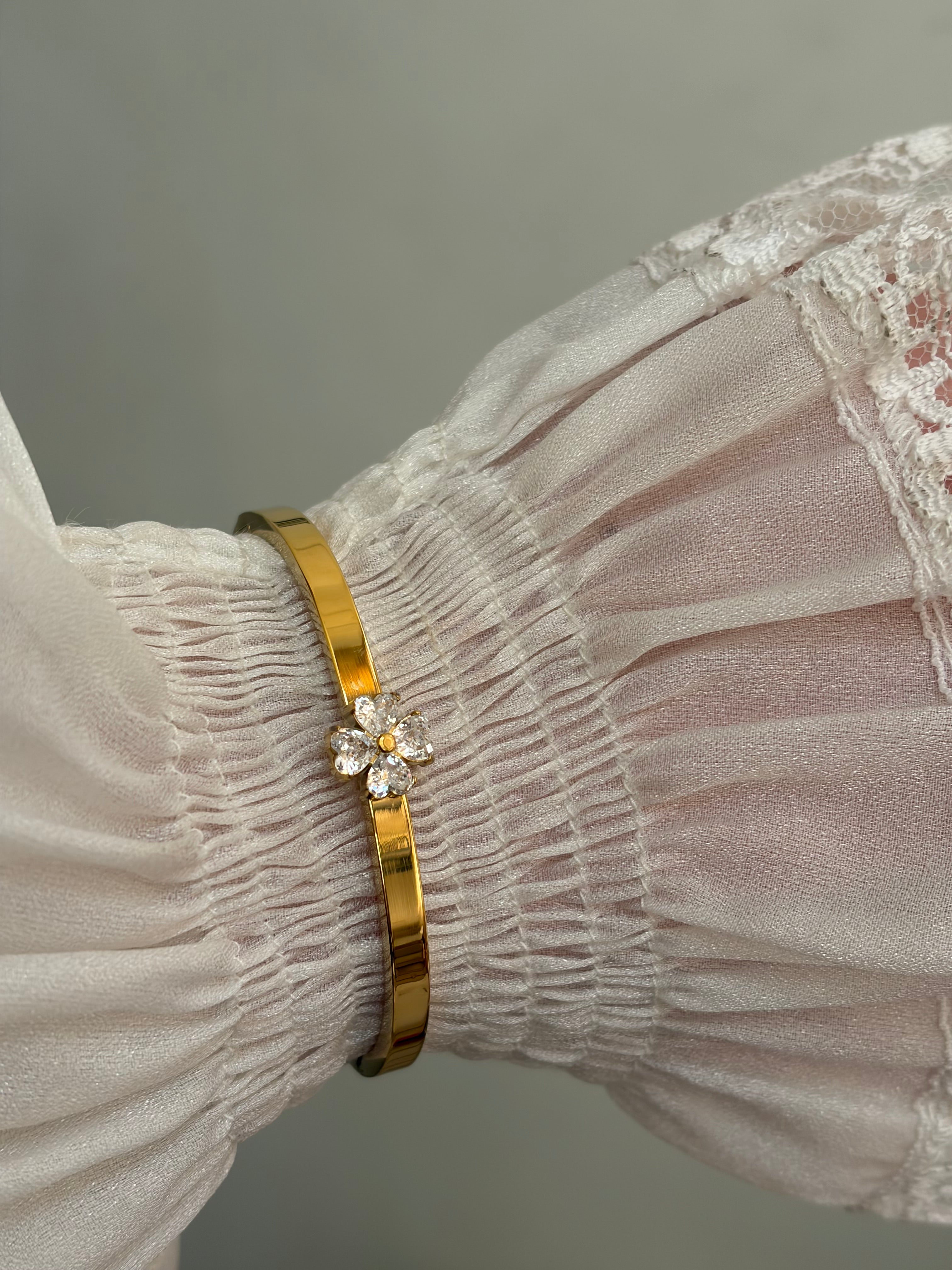 String bracelet(baby size)