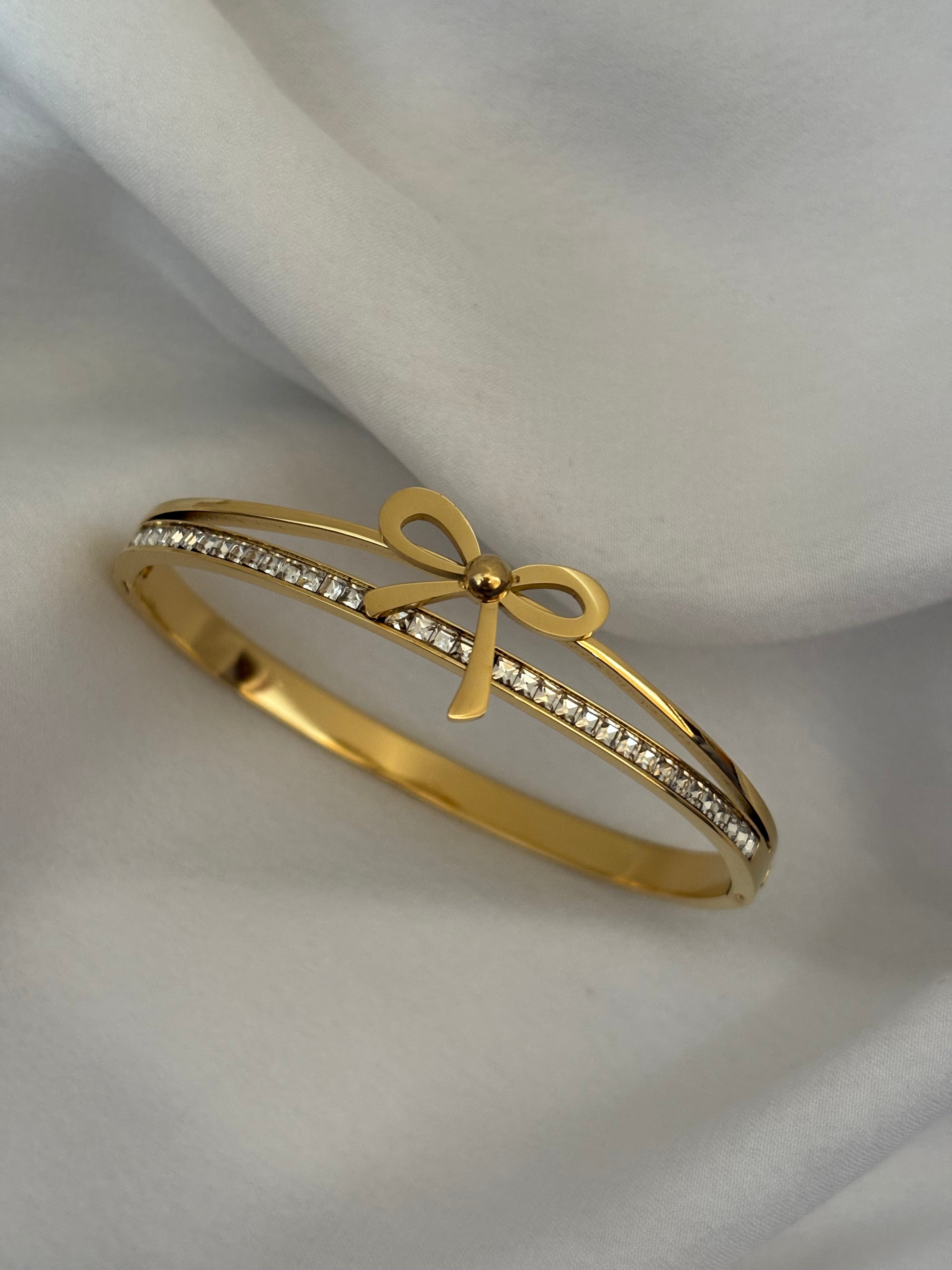 Bow bracelet