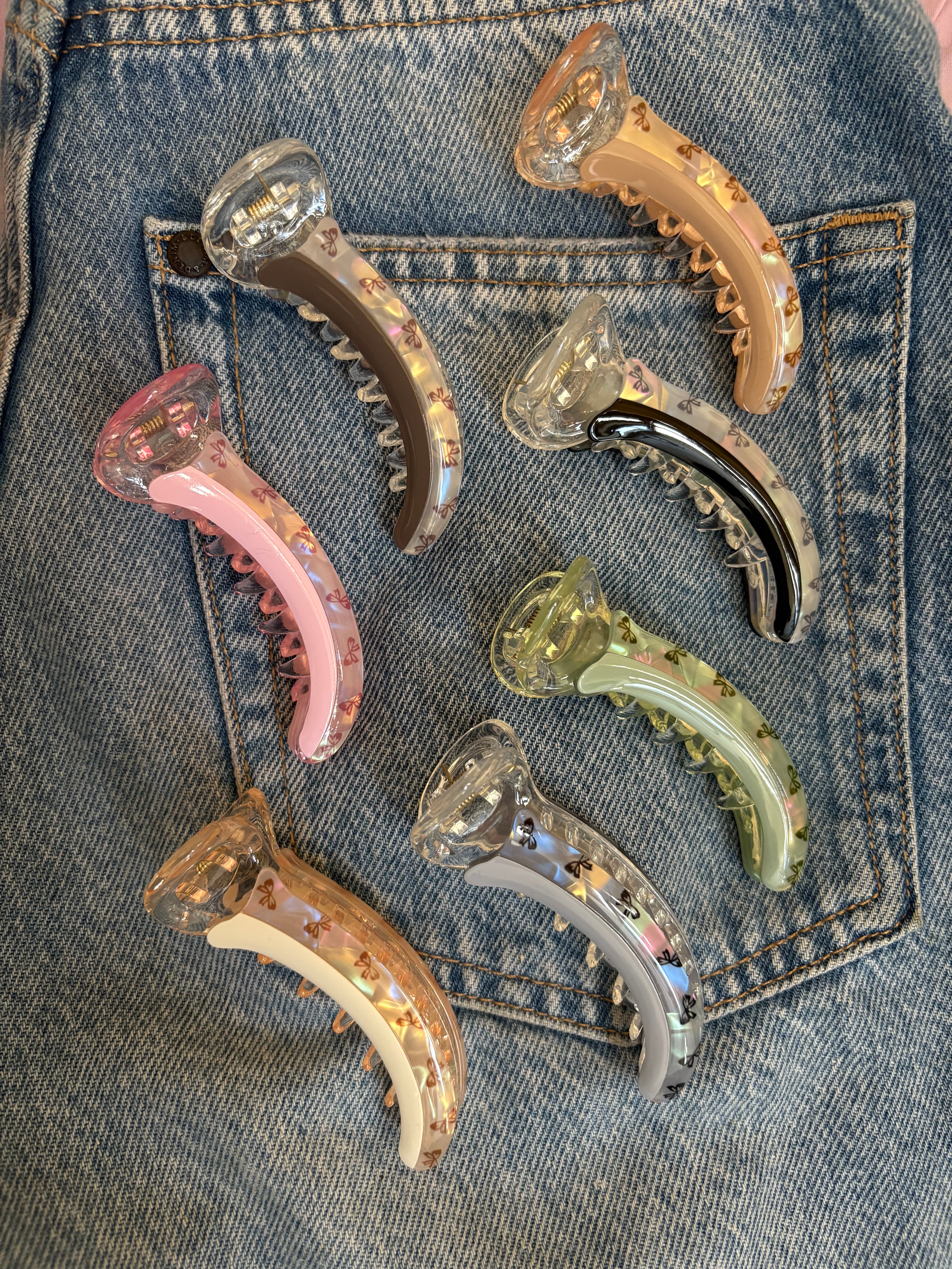 Small bow banana clip