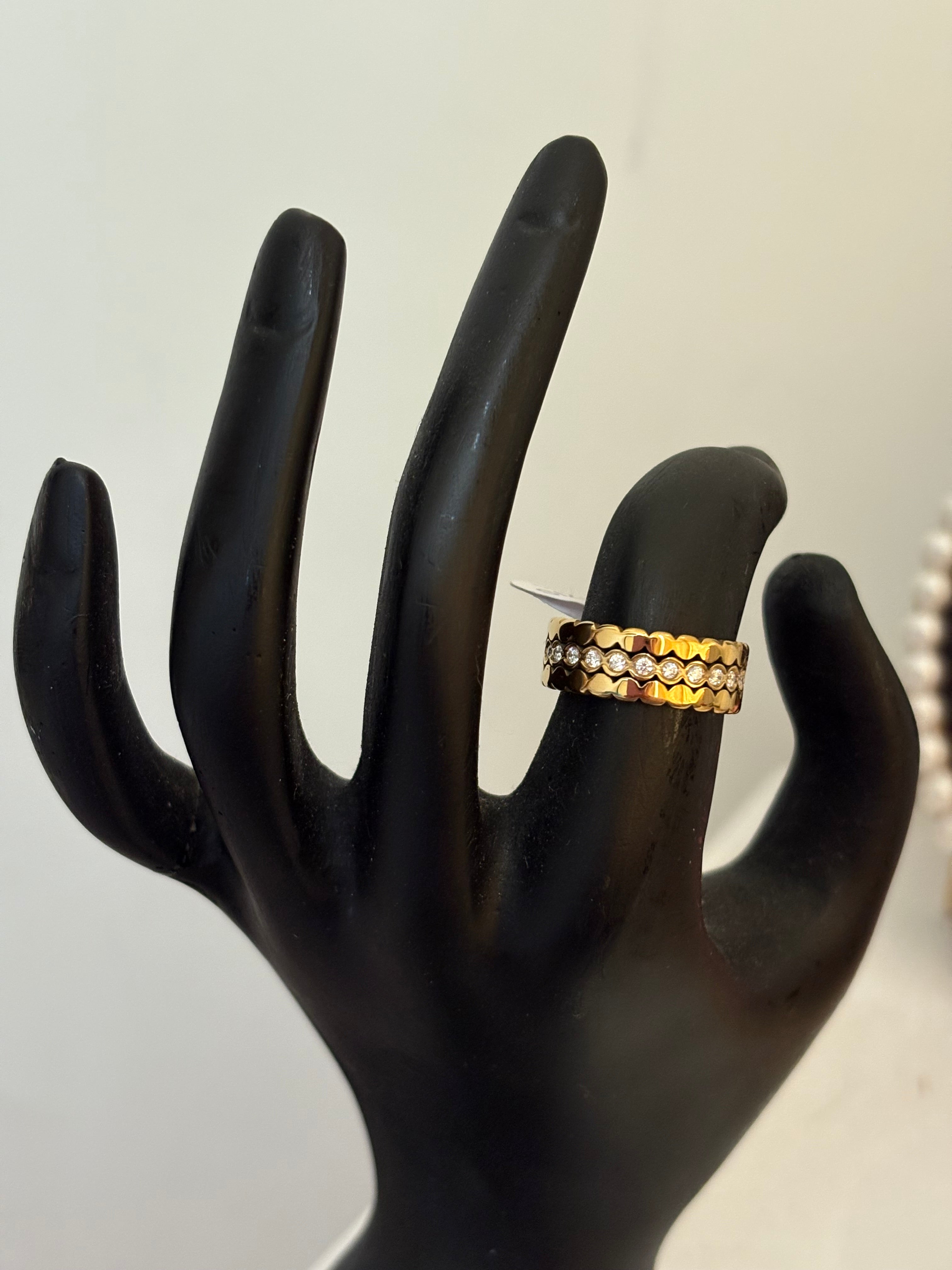 Goldie ring