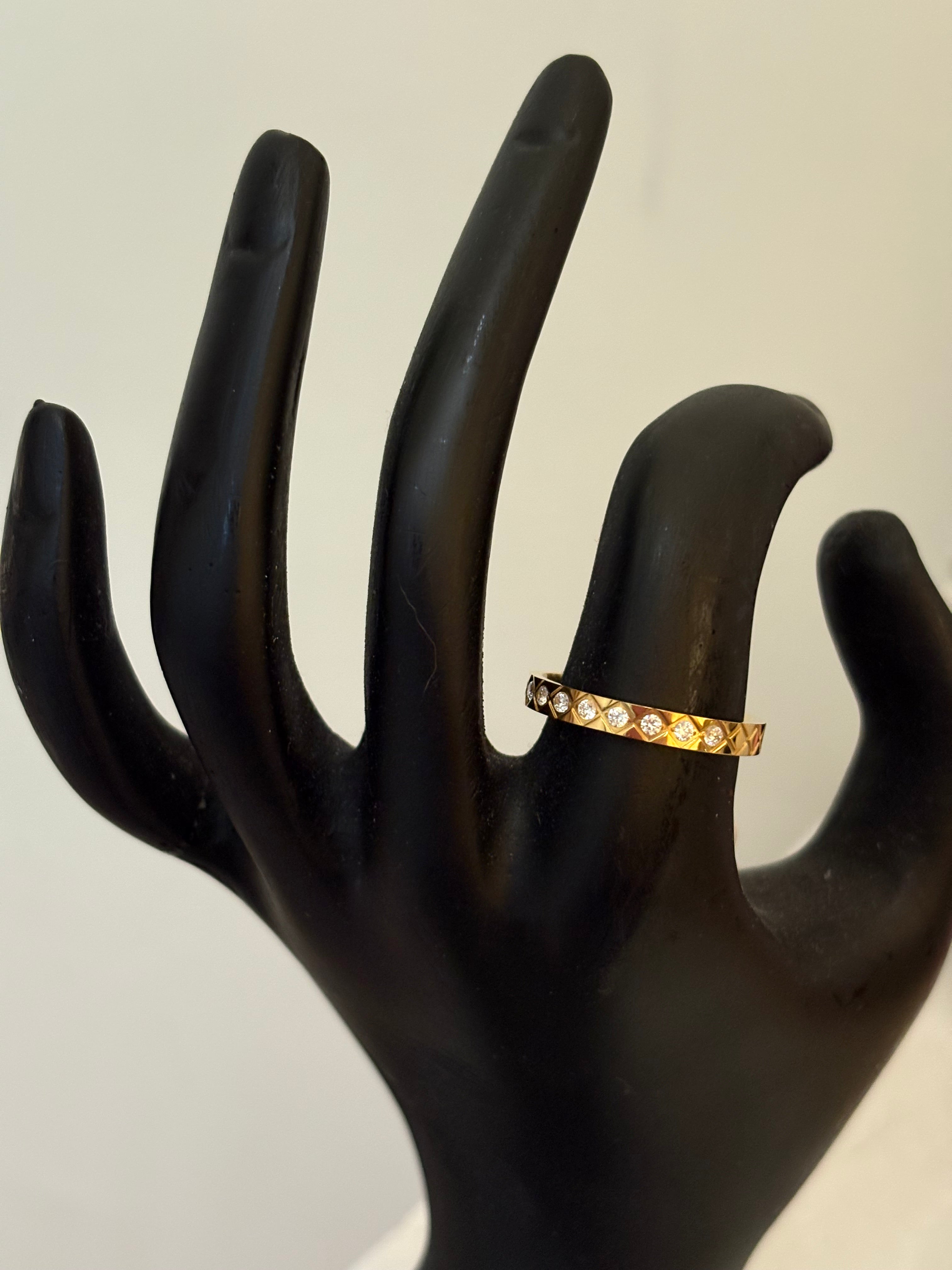 Bee ring