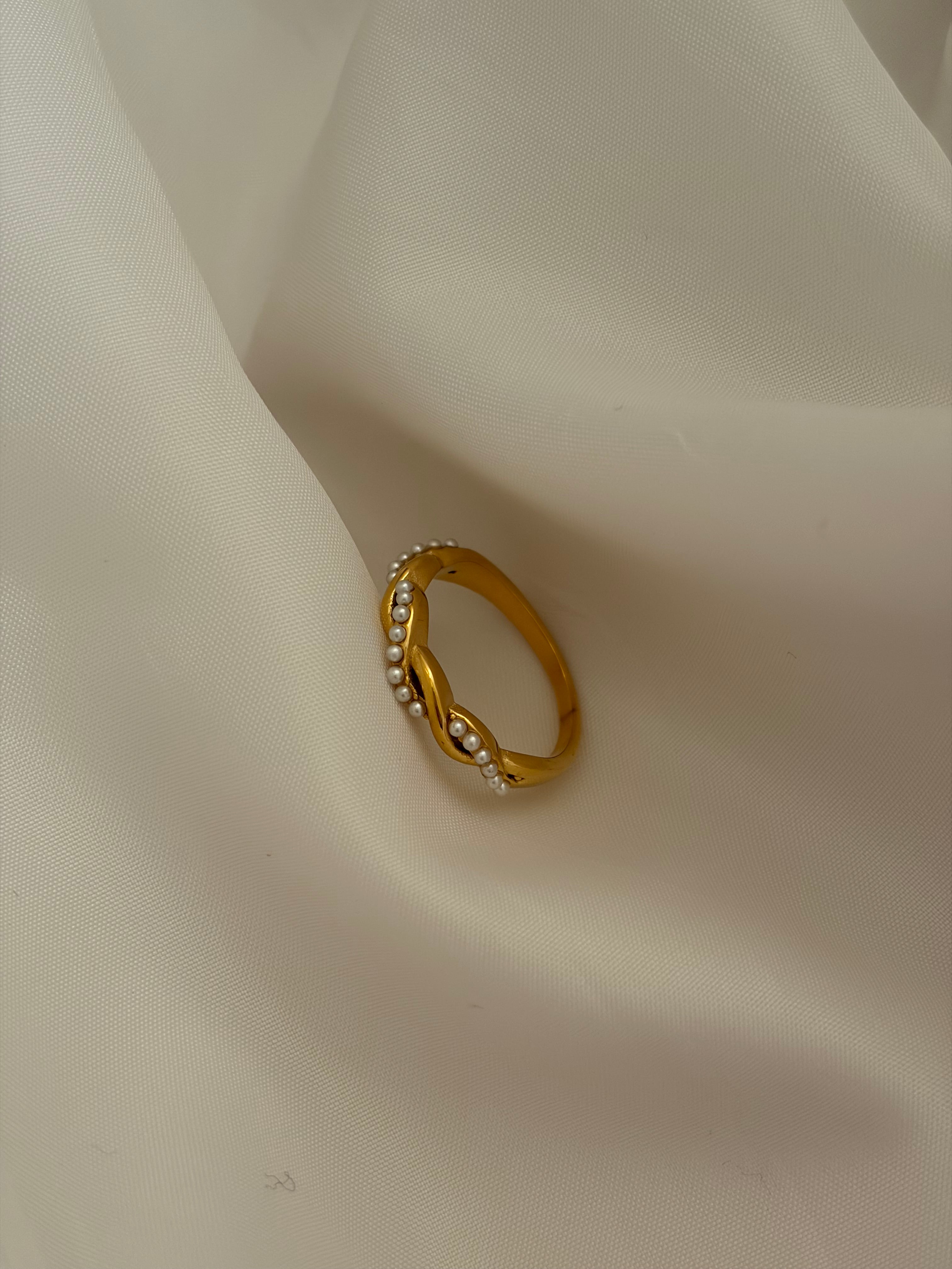 Darla ring