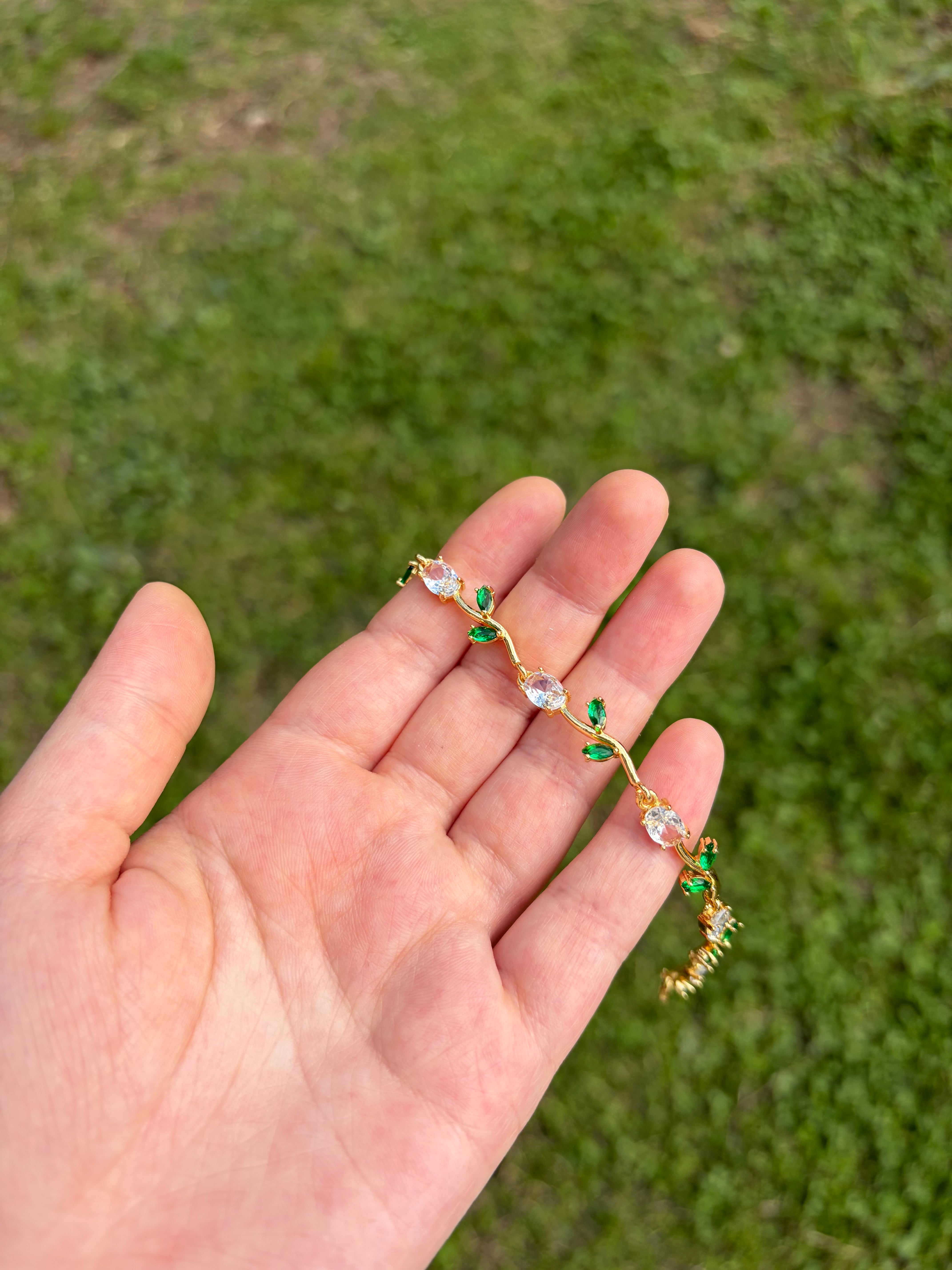 Tulip bracelet (gold with leaves)
