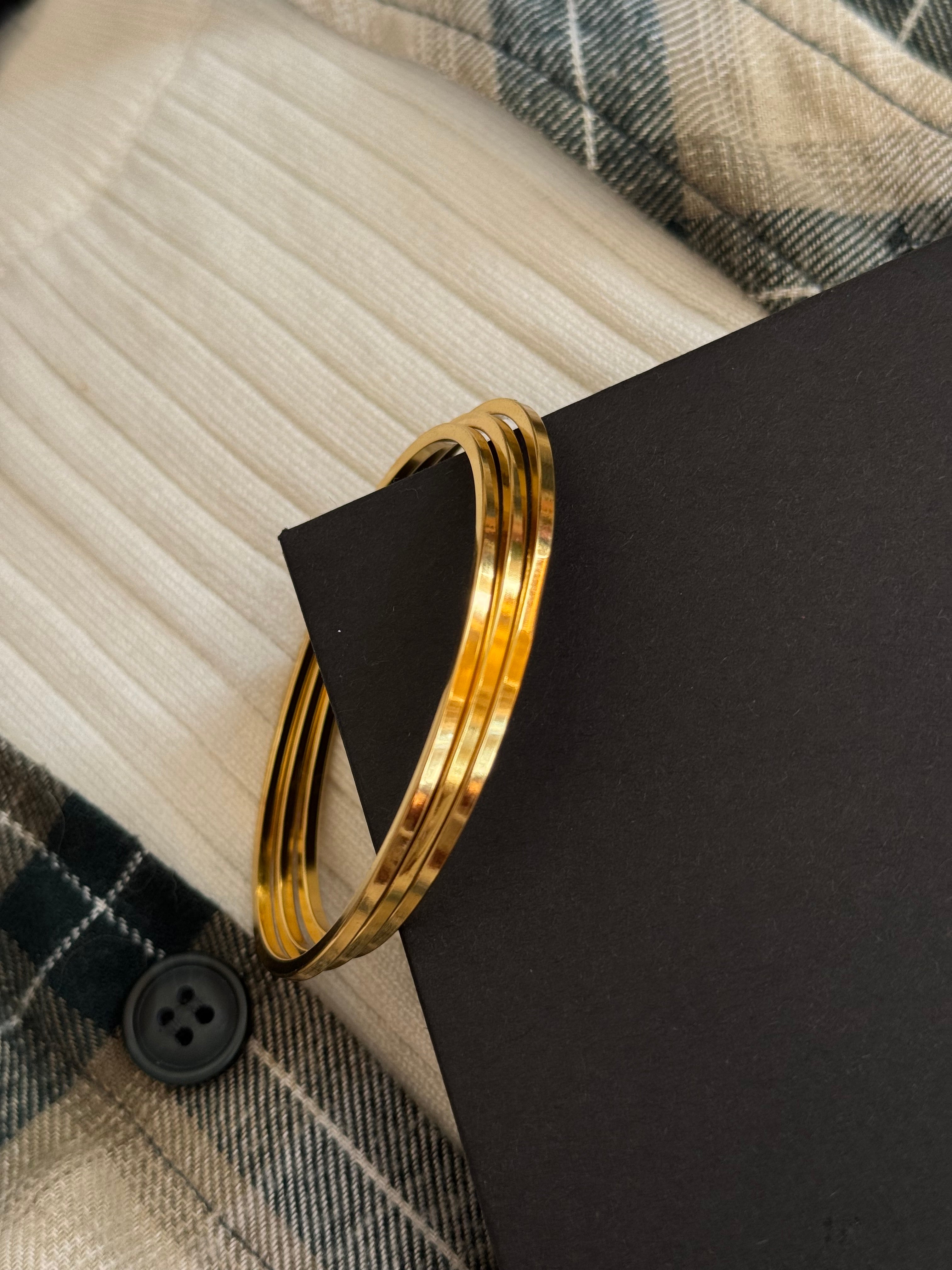 Plain bangles