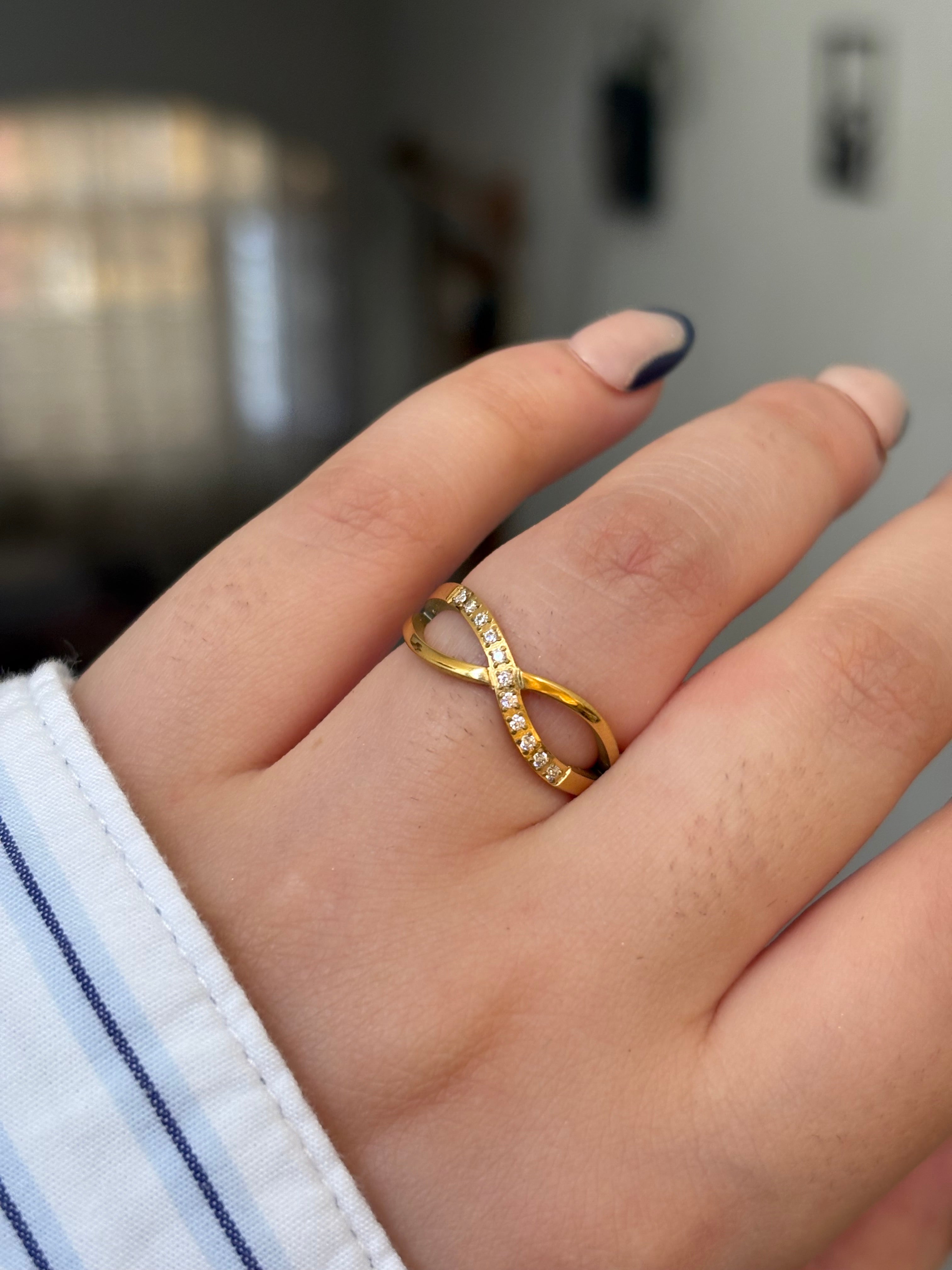 Infinity ring
