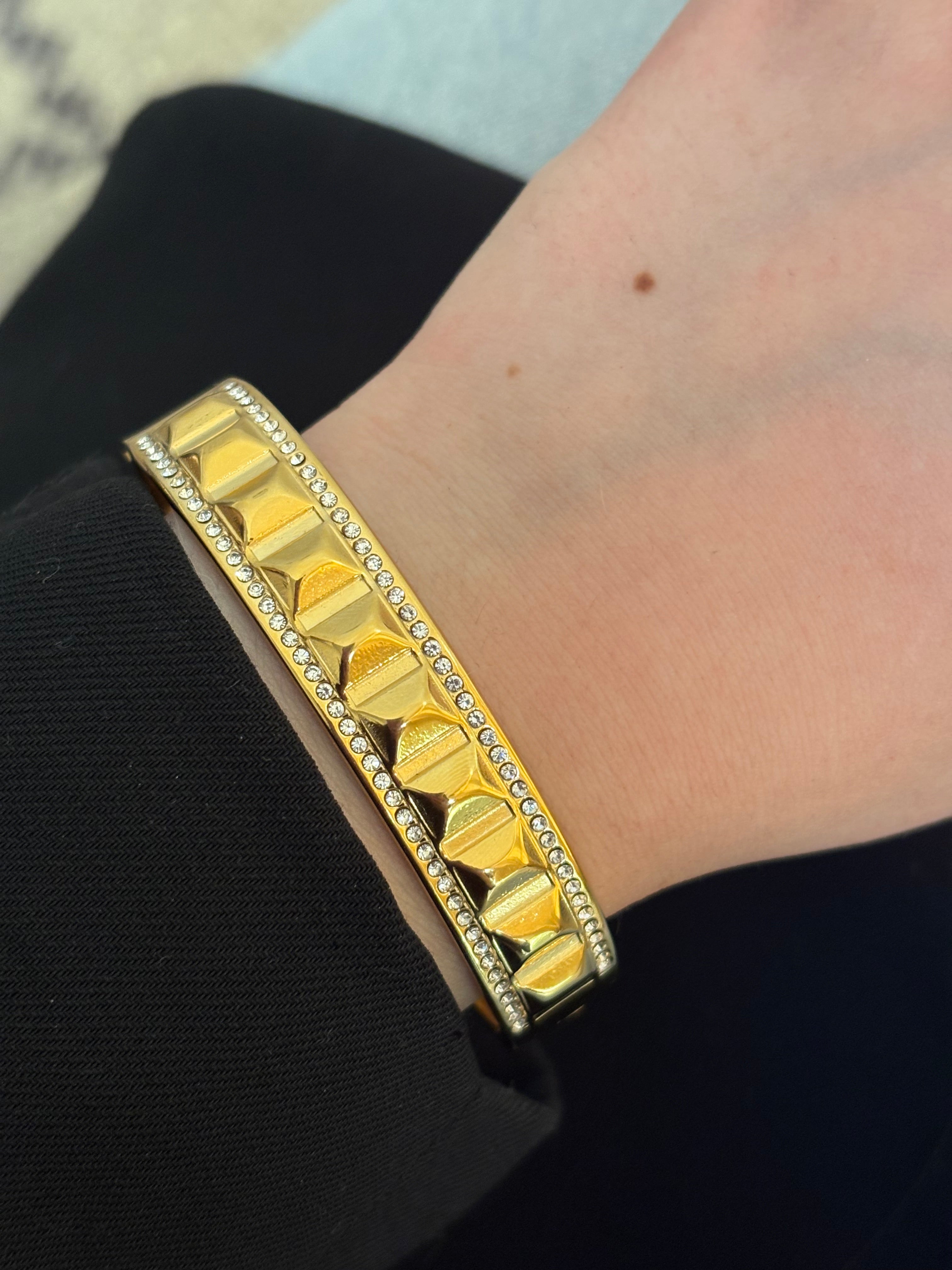 Shadow bracelet