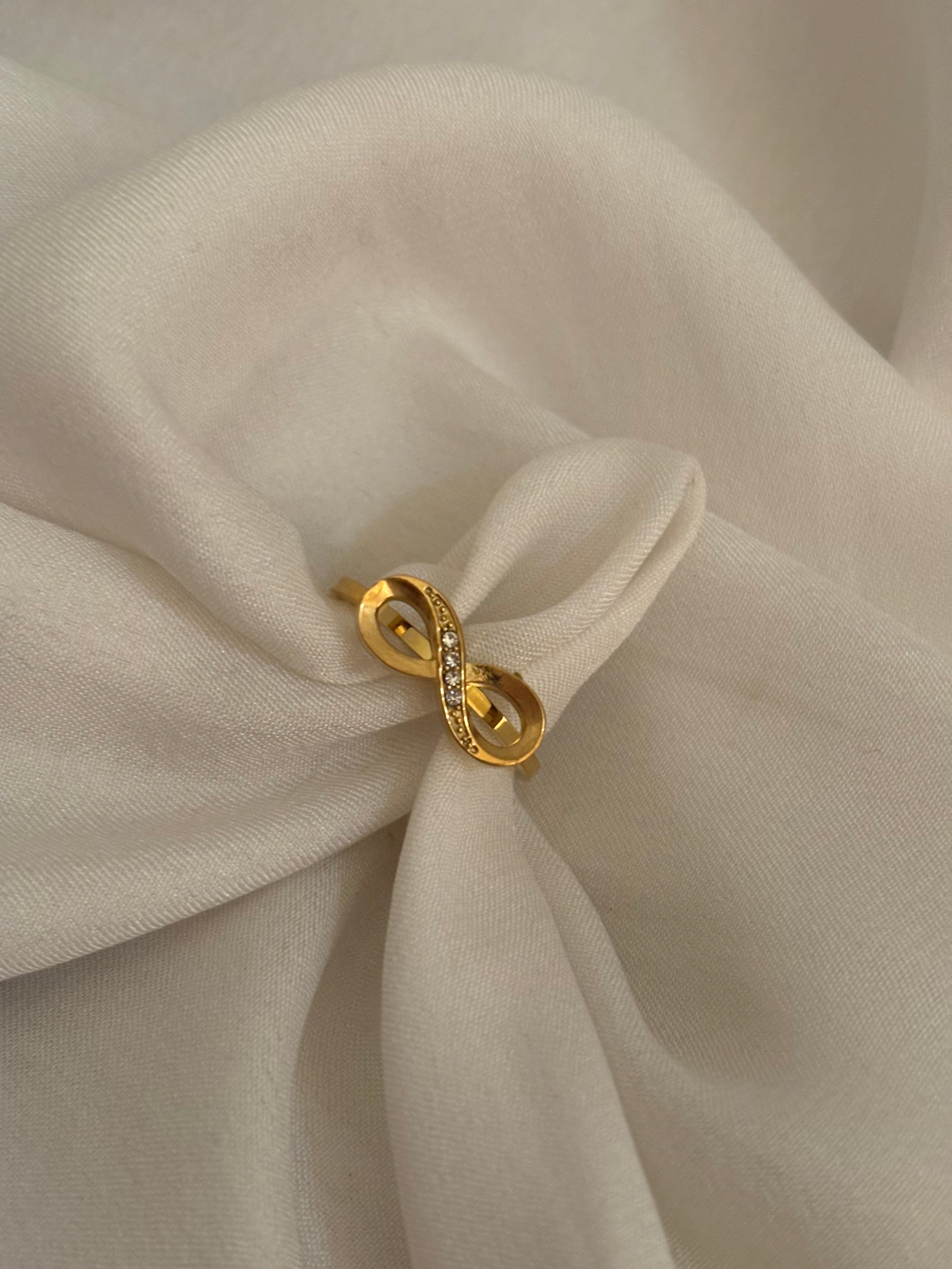 Infinity ring