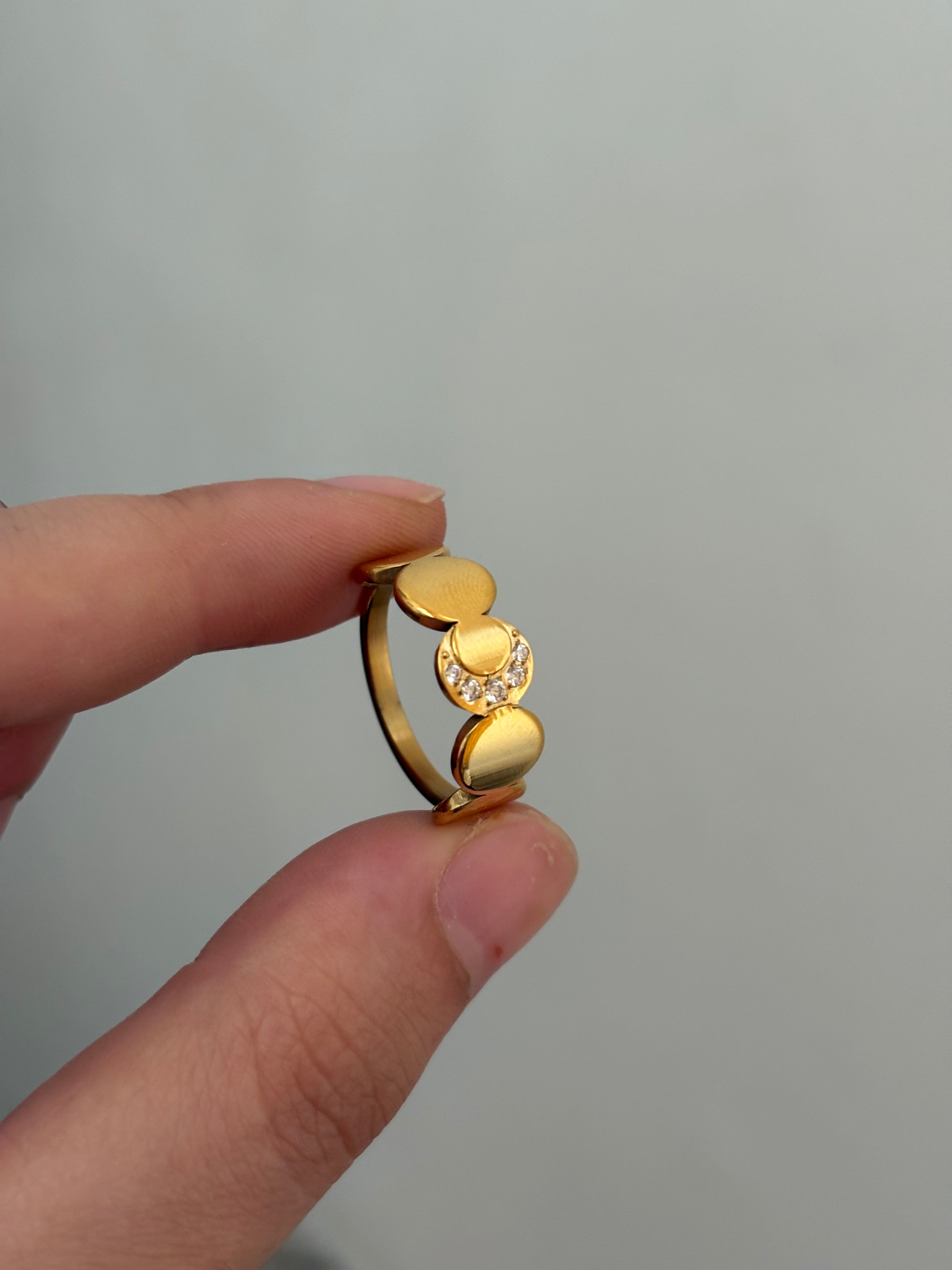 Crescent ring