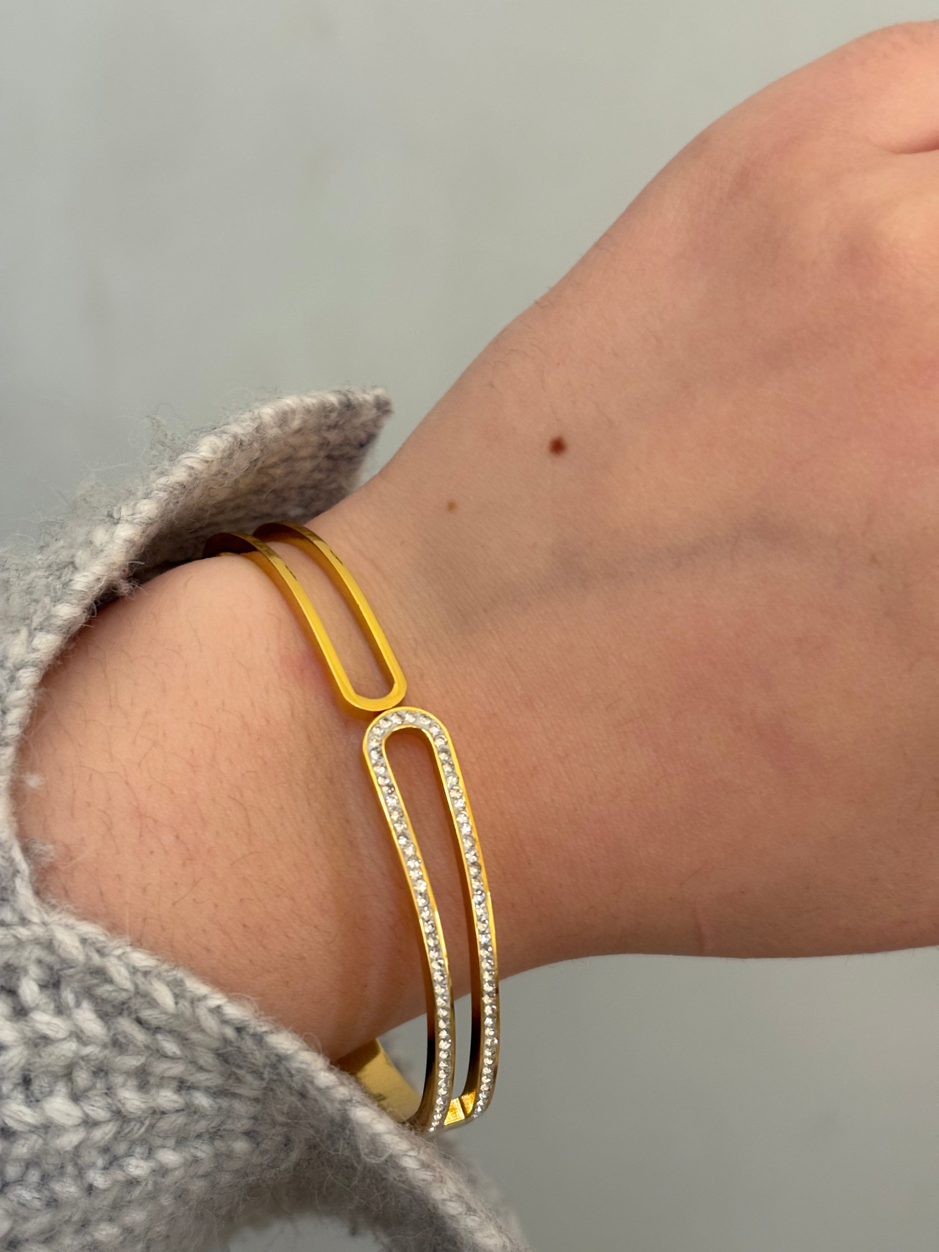 Minimal bracelet