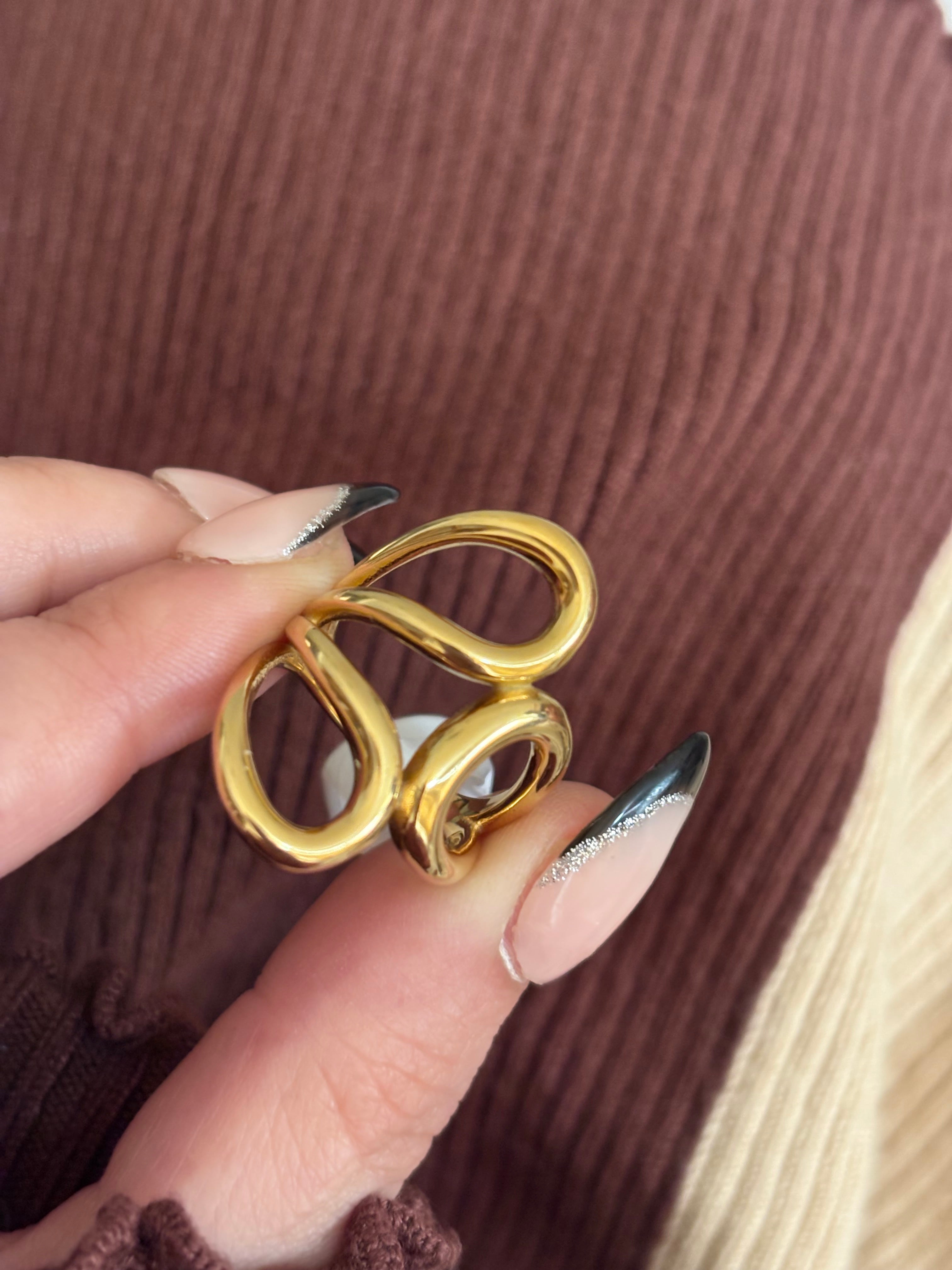 Vera ring