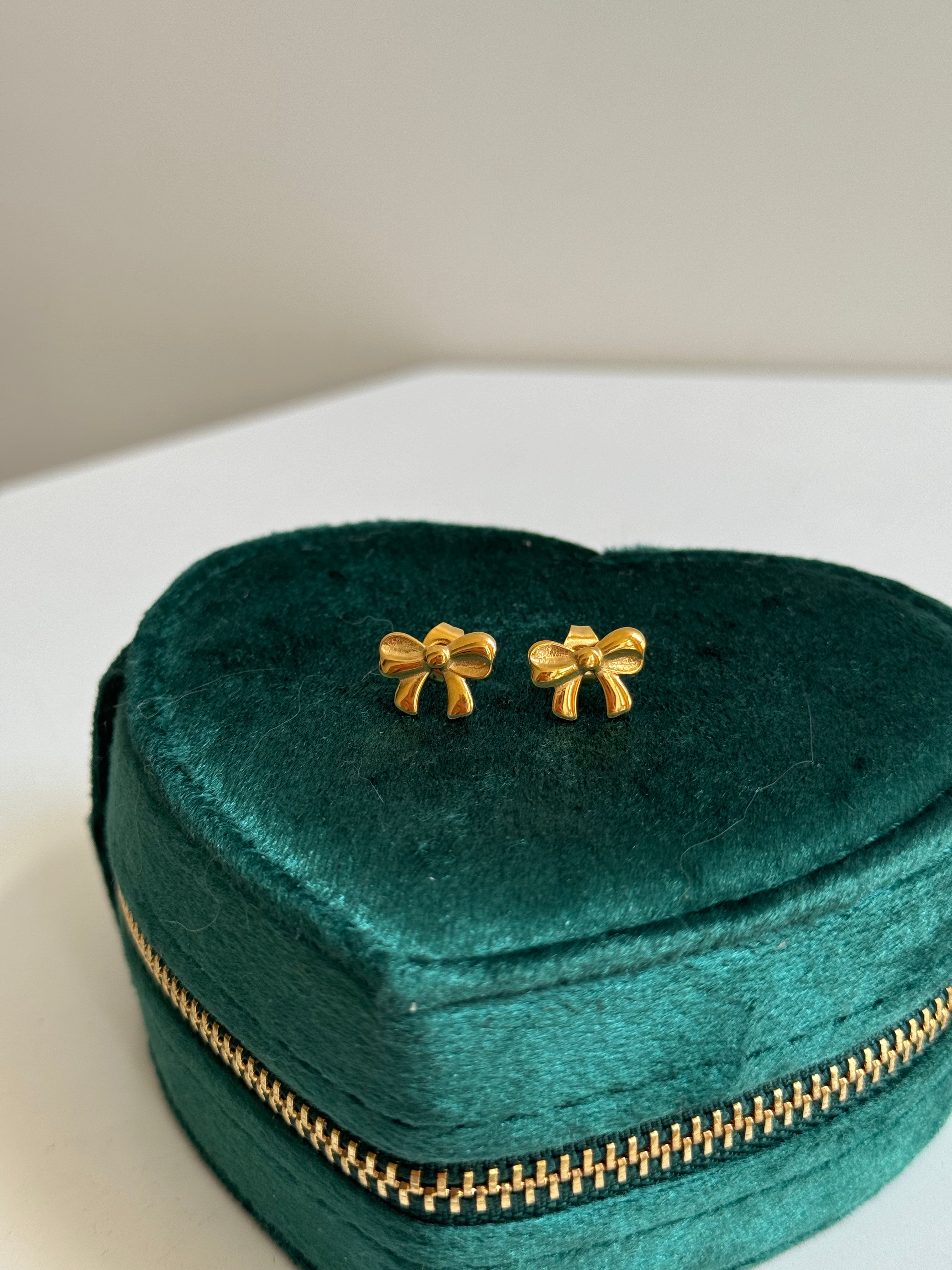 Emily bow studs