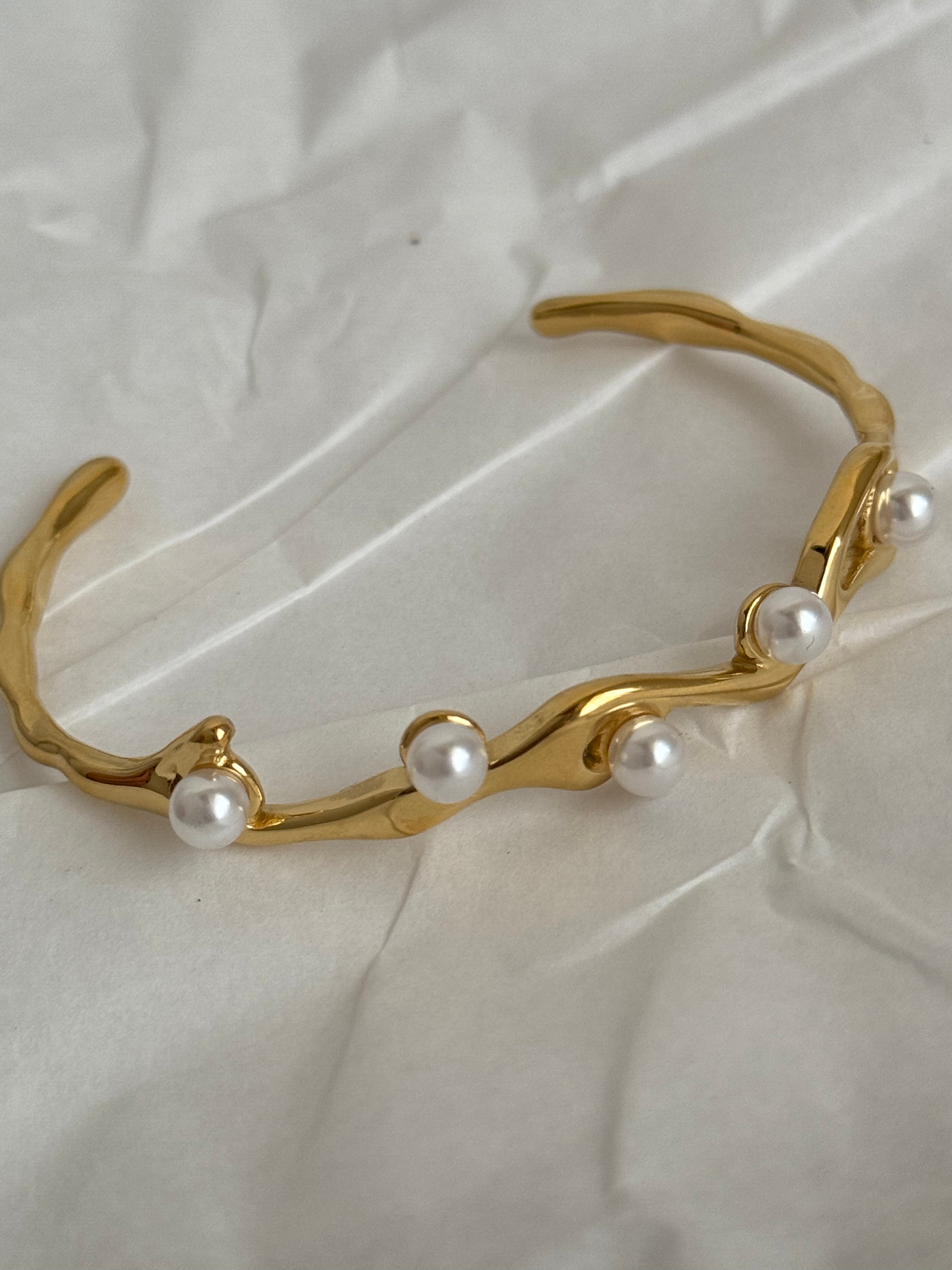 Pearl cuff